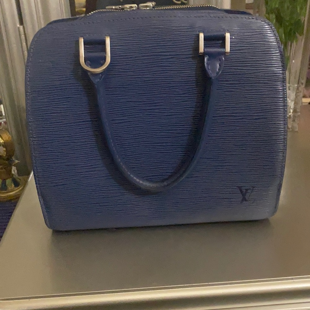 AUTHENTIC Louis Vuitton Pont Neuf.